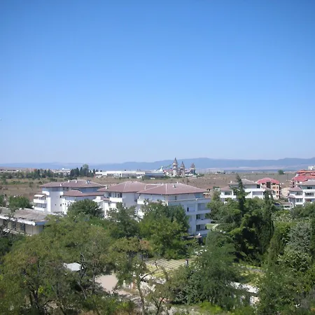 Oasis And Ravda