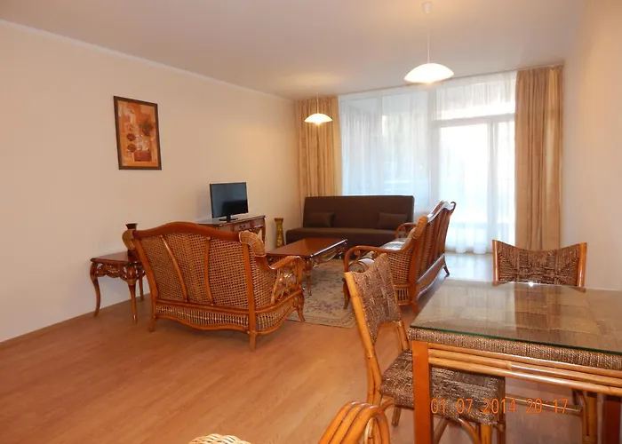 Oasis And Apartman Ravda