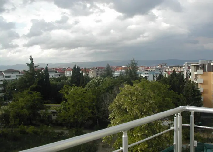 Oasis And Apartman *