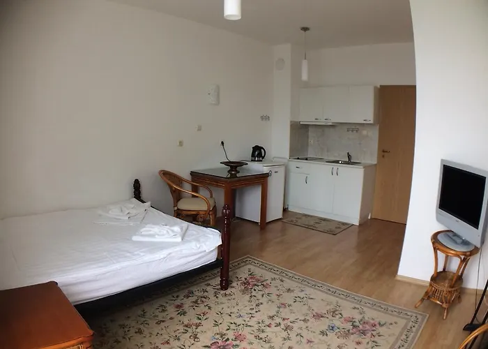 Oasis And Apartman Ravda