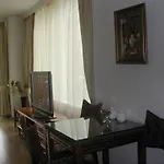 Oasis And Apartment