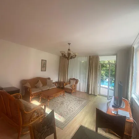 Oasis And Apartment *