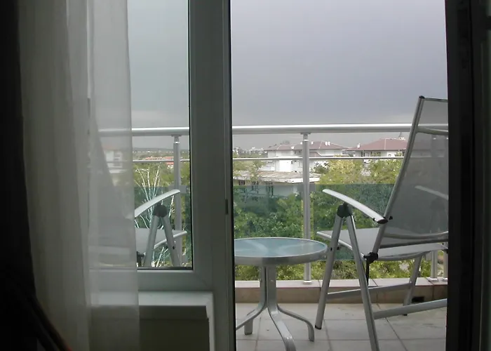 アパート Oasis And *