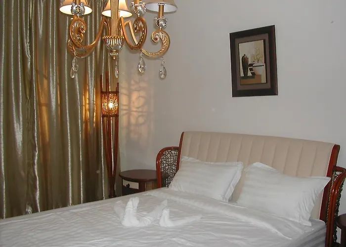 Oasis And アパート