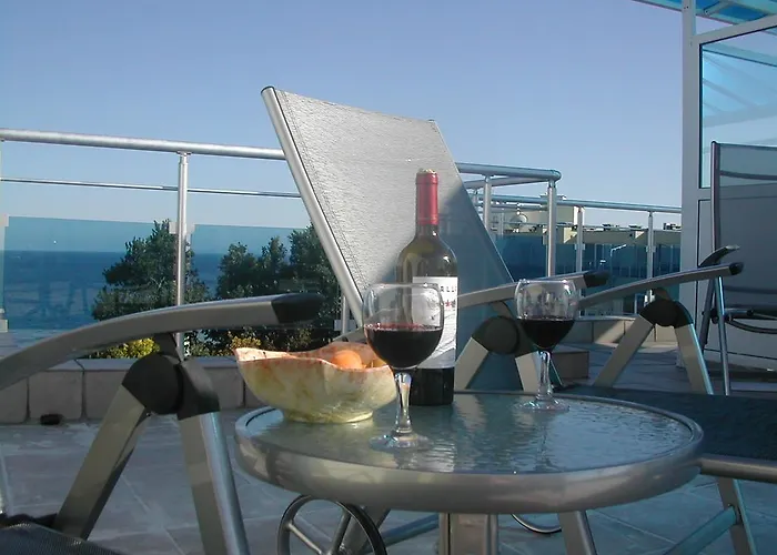 Oasis And アパート